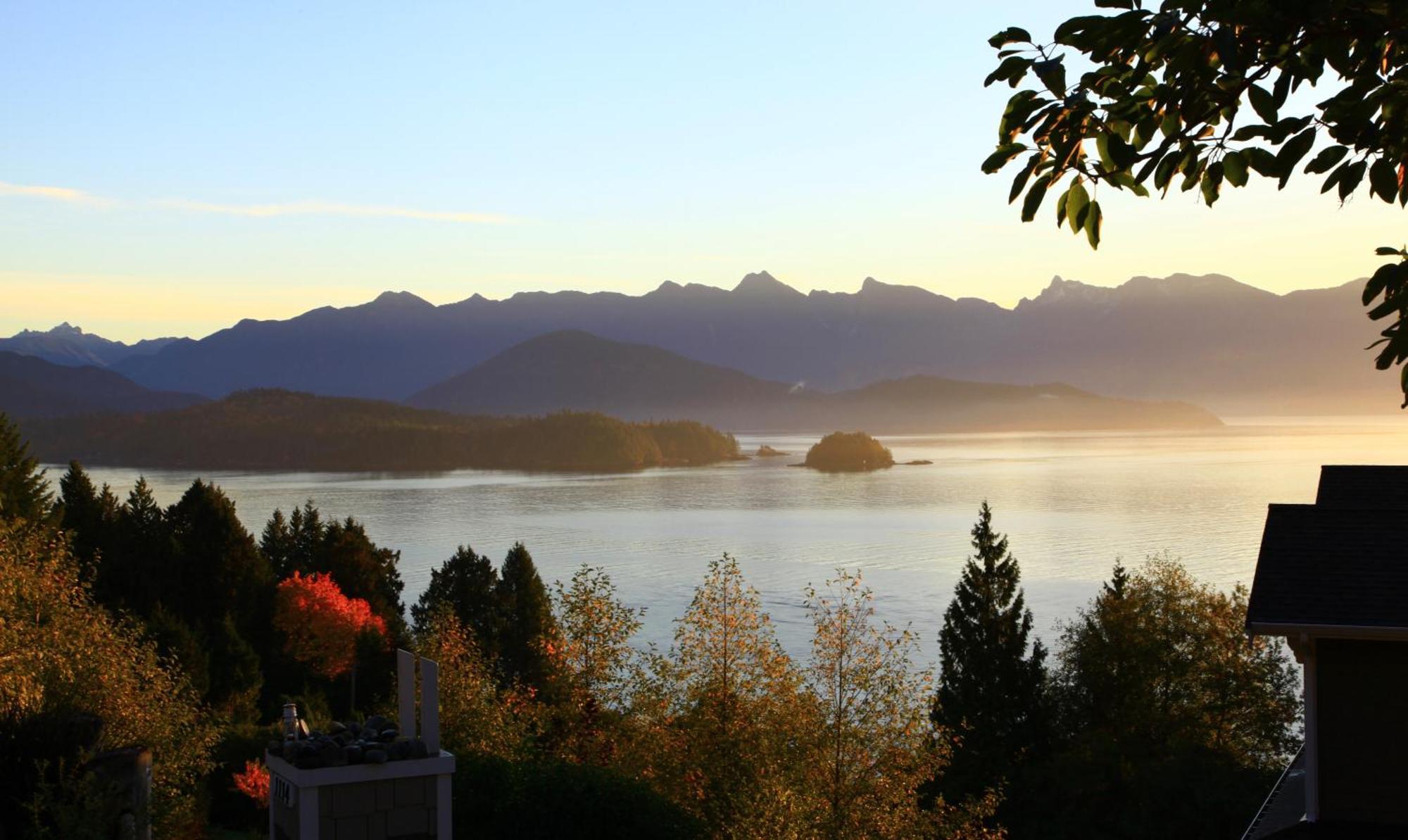 Blue House Hotel Gibsons Exterior photo